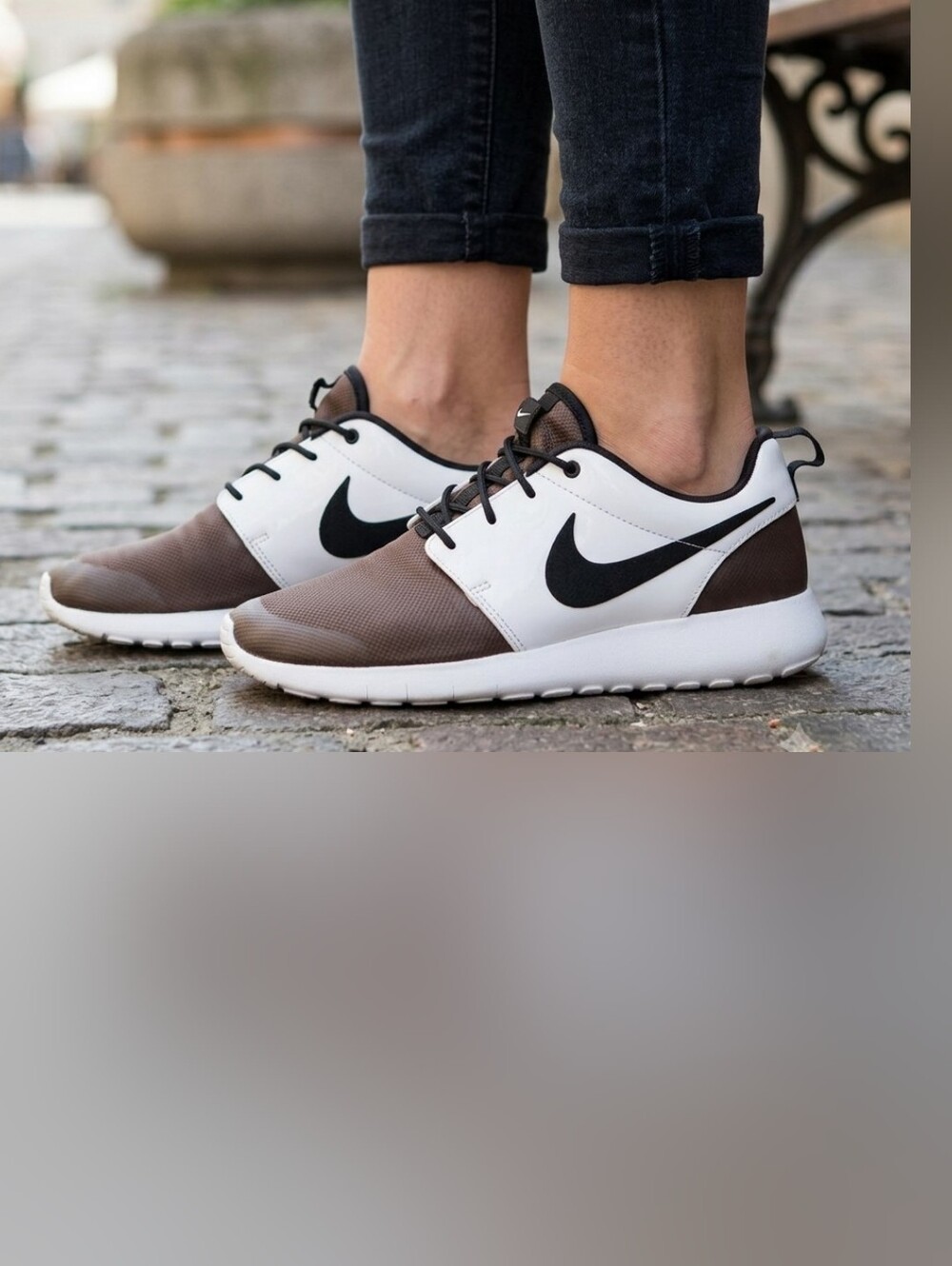 Nike Roshe One Golf Shoes Women's Size 6 Black White Spikeless Athletic Sneakers